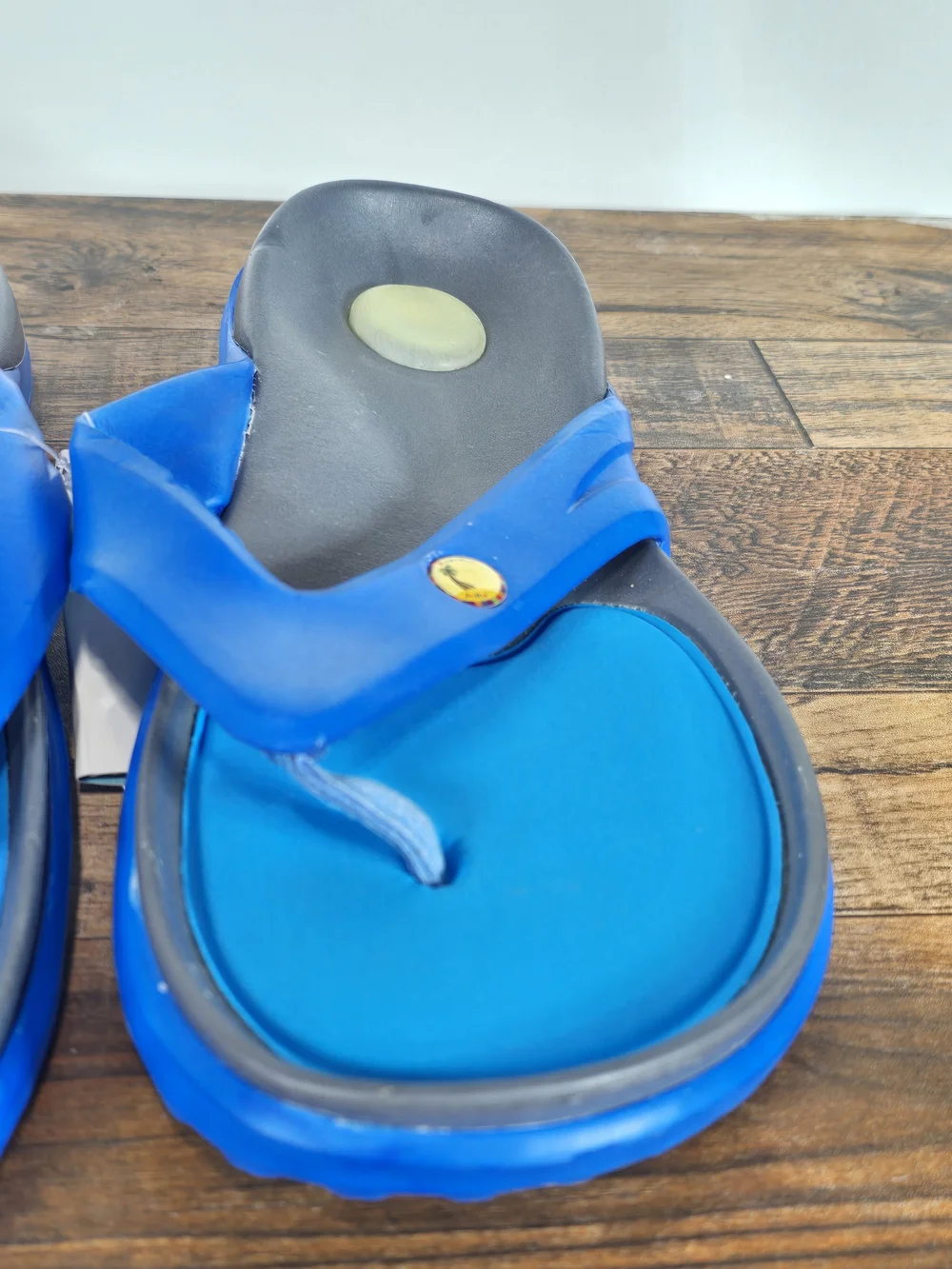 Men's Blue Sporty Flip Flop Sandals Size 9